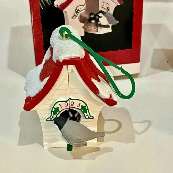 Hallmark Vintage KEEPSAKE Ornaments Set of 2 in new like condition - Picture 3 of 4